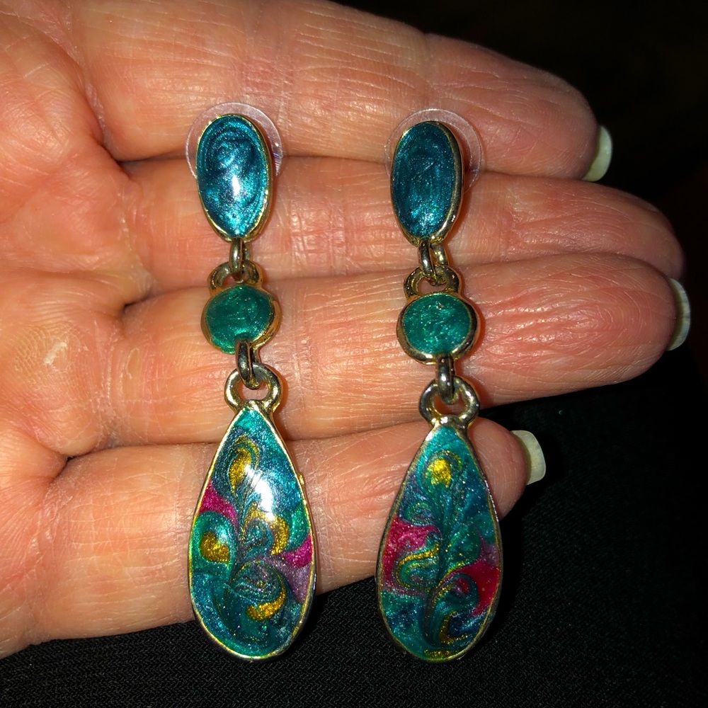Dangle earrings